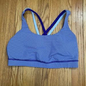Lululemon entertainment bra size 8